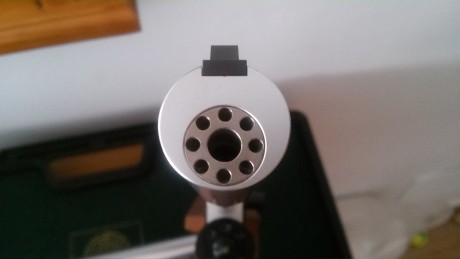 Excelente estado. Menos de 500 balines tirados. Pistola con botella timbrada en mayo 2015. Modelo sport 21
