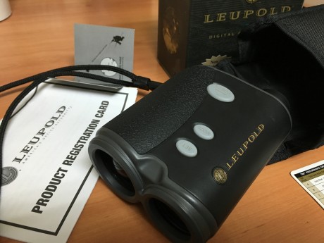 Medidor de distancia, digital de 3 a 1.500 metros. 
Monocular 8x. 
Programa balístico y arco. 
Sistema 00