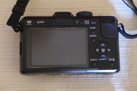 Cambio cámara Lumix GF1 con todos sus accesorios por revolver de avancarga Colt Navy .36. También podríamos 00