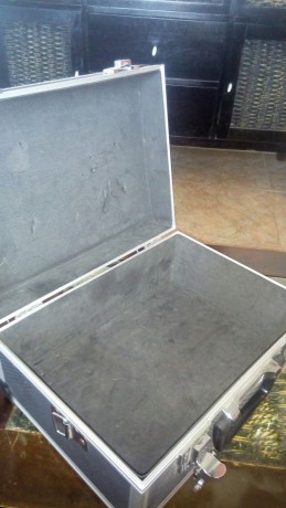 Buenas. Se venden tres maletines para arma corta. Estan como se ve en las fotos. Se pueden enviar mas 10