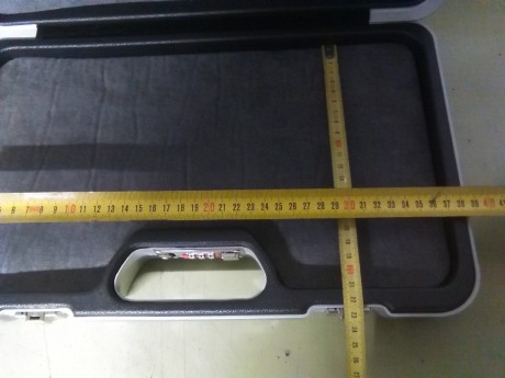 Maletín con combinación totalmente nuevo para arma corta, 
30€ 00