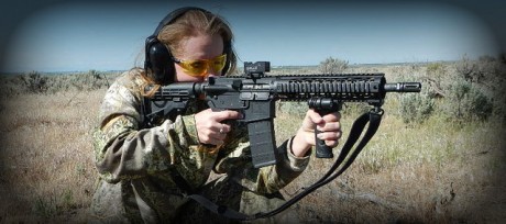 En venta ,visor Ser All Open Sight,hecho en USA.
Incluye una montura UTG para desmontaje rapido.
El visor 150