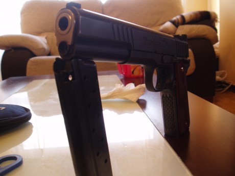 Vendo STI Trojan del 9 pb con 6" de cañon en Madrid en perfecto estado de uso, cañón a espejo, necesita 02