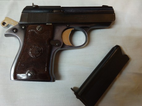Pistola Star modelo HK. Muy ligera. Muy apropiada para defensa. El arma esta en León.  El precio 60€ portes 00