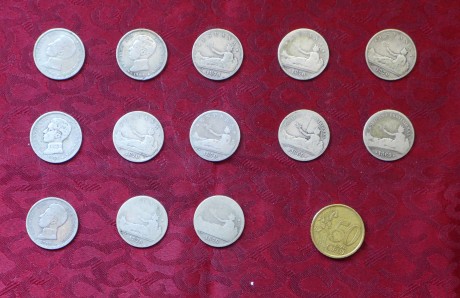 Auténticas monedas de plata (varios años) cambio por Colt Navy .36 de cañón largo en perfecto estado. 01