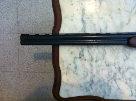Se vende escopeta superpuesta marca LYG, calibre 12, usada para caza, con señales de uso.
precio 120 Euros, 02