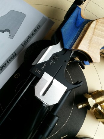 Vendo en impecable estado, pistola para la modalidad de aire comprimido 10m., del conocido fabricante 11