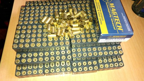 Vendo 1000 vainas de 9mm de un solo uso, limpiadas con tumbler, desenpistonadas y encajas por 40€, si 01