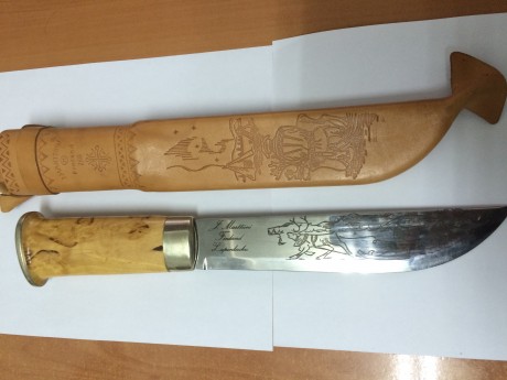 Vendo un magnífico cuchillo de coleccionista, fabricado en Finlandia con acero de alta calidad,fabricado 21