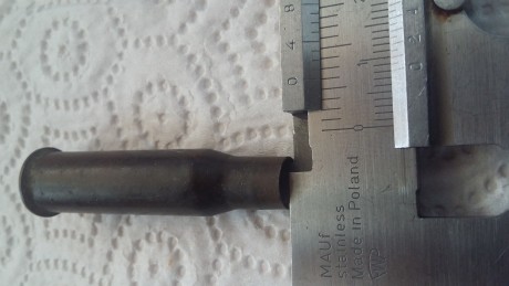 Ayer yendo de pesca encontré una vaina en la que ponía 17 35 y nada mas. Es similar en la forma a la de 81