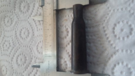 Ayer yendo de pesca encontré una vaina en la que ponía 17 35 y nada mas. Es similar en la forma a la de 80