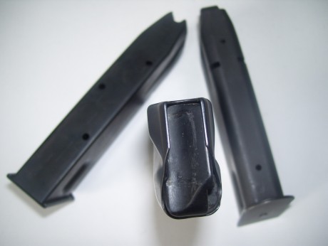Buenas noches,

Estoy buscando cargadores para la Sig Sauer P226S a ser posible el modelo para la X-Five 82