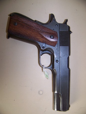 vendo 1911 45 acp segunda guerra mundial  en tiro  libro de coleccionista   2500 € 00