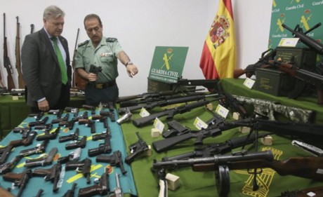 he estado reuniendo videos que demuestran que lo que dicen los políticos no son mas que mentiras como 11