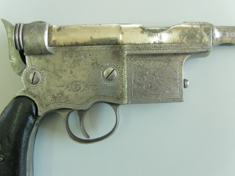 Vendo lote de pistolas
La más importante es la fabricada por Charola y Anitua en calibre 5mm.
El arma 02
