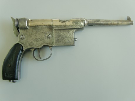 Vendo lote de pistolas
La más importante es la fabricada por Charola y Anitua en calibre 5mm.
El arma 01