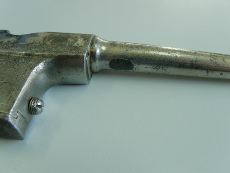 Vendo lote de pistolas
La más importante es la fabricada por Charola y Anitua en calibre 5mm.
El arma 10