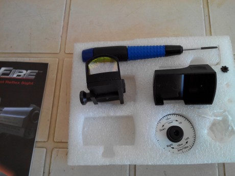 Vendo un holográfico para rifle o pistola, marca Burris FastFire; Red-Dot Reflex Sight (4MOA); sin uso, 01
