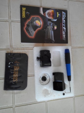 Vendo un holográfico para rifle o pistola, marca Burris FastFire; Red-Dot Reflex Sight (4MOA); sin uso, 00