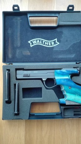 Vendo pistola Baikal-Walther 22 Lr IZH 35-M
en su estuche con 2 cargadores
precio 300 e portes aparte 01