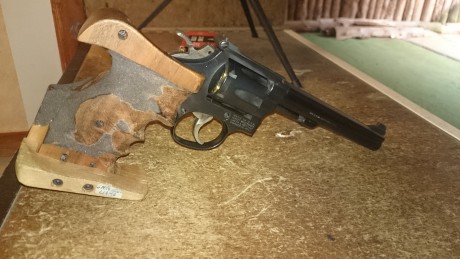 Hola Compañeros,

Vendo  K14 del 38 ESPECIAL,que decir de esta joya, todo aficionado al tiro deportivo 00