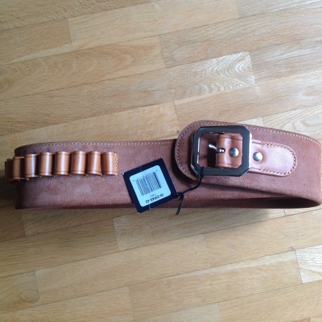 VENDIDO esta canana de cuero hecha a mano en USA por GALCO  gunleather, sin estrenar solo he introducido 01