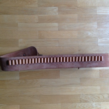 VENDIDO esta canana de cuero hecha a mano en USA por GALCO  gunleather, sin estrenar solo he introducido 00