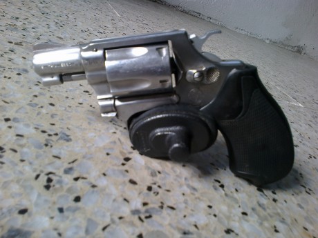 Por Incapacidad Permanente Total, he de vender la SMITH & WESSON 38 - 2 Pulgadas acero inoxidable. 01