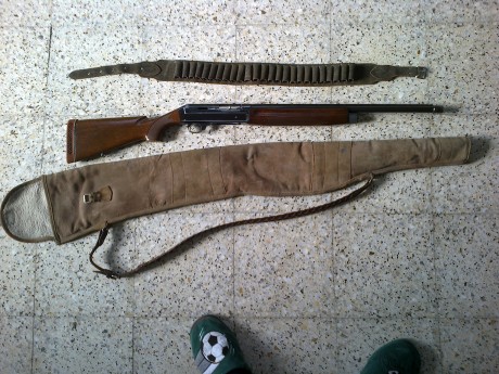 Por Incapacidad Permanente Total, he de vender la BENELLI SAUT ESCOPETA del 12  PRECIO 300 €
Tambien vendo 00