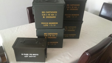 Muy buenas a todos.
Vendo mis cajas de munición (vacías) del ejército español de 800 cartuchos calibre 01