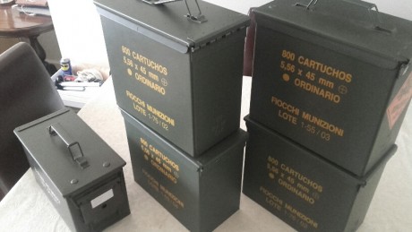 Muy buenas a todos.
Vendo mis cajas de munición (vacías) del ejército español de 800 cartuchos calibre 00