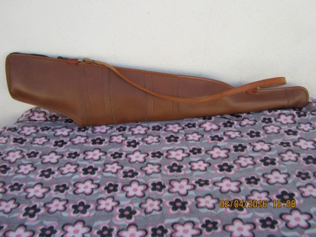 Muy buenas,pongo a la venta carabina Franchi del 22 con visor y funda cuero todo ello completamente nuevo...el 10