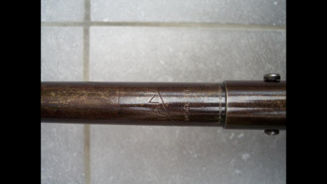 Hola foreros, quería ver si alguien me puede informar sobre esta carabina.
Solo pone DIANAWERK    RASTATT 40