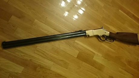 Hola a todos. 

Pongo a la venta esta estupenda réplica del Henry 1860 fabricada por Uberti en calibre 01
