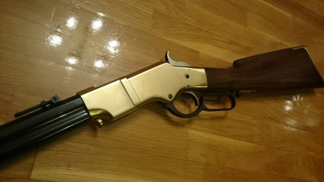 Hola a todos. 

Pongo a la venta esta estupenda réplica del Henry 1860 fabricada por Uberti en calibre 00