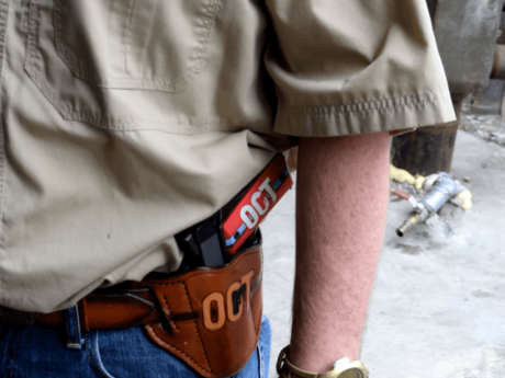 Estos son libertades en un país, a sus ciudadanos con licencias de Armas y el que la hace la paga.

 CJ-Grisham-Open-Carry-Texaas-640x480.png 00