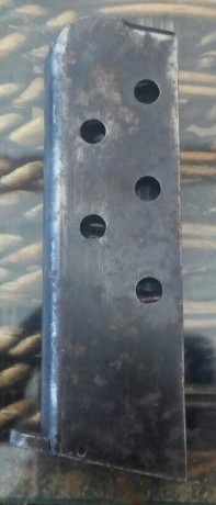 Buenas. Se vende cargador para browning fn en calibre 9mm corto. El precio del cargador seria 30 euros 01