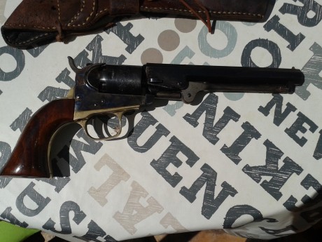 Saludos a todos. Vendo un revólver ASM  Pocket del calibre .31 con tambor de cinco disparos. 90 euros 10