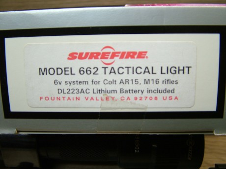 linterna para arma larga marca Surefire Modelo 662 Tactical Light.
Original no copia.
Bombilla de xenon 01