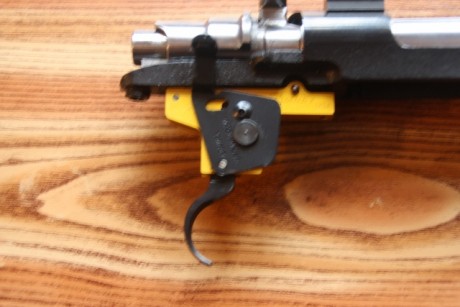 Rifle Santa Barbara mejorado,   calibre 8x57  ,   culata Hogue   de fibra con pilares de aluminio.   Disparador 10