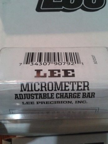 VENTA
Lee Pro 1000 9 mm Pb
Incluye: 
máquina.
embudo vainas.
alimentador automático de vainas.
Micrometro 12