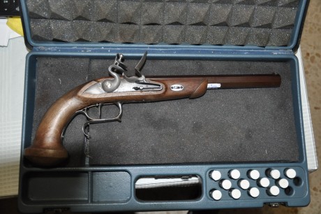 Otra que saco, pistola Le Pague. Cañón de la original de Pedersoli, disparador de Pedersoli, llave de 02