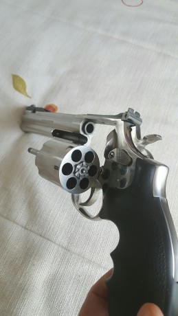 Por problemas fisicos que me inpiden tirar vendo mi maravilloso revolver Smith Wesson 686  -  357 Magnun-38 00