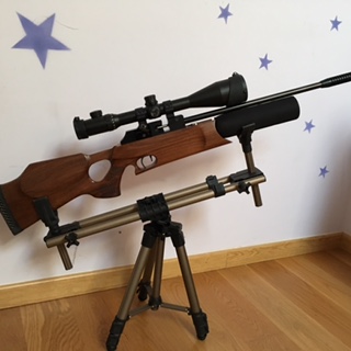 Vendo carabina Theoben, en calibre 6.35 con culata de nogal thumbhole, gatillo mkIV manómetro y puerto 02