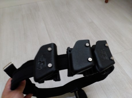hola vendo cinturón de IPSC  de 125 cm con funda para tangfolio stock 3 y tres portacargadores solo usado 02