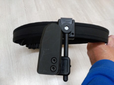 hola vendo cinturón de IPSC  de 125 cm con funda para tangfolio stock 3 y tres portacargadores solo usado 01