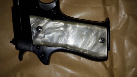 Cambio estas cachas de star bm por otras negras para la misma pistola. Interesados mandar M.P.
saludos. 00