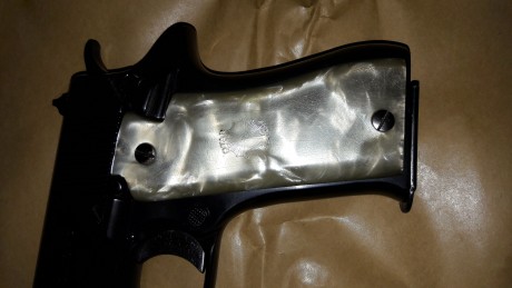 Cambio estas cachas de star bm por otras negras para la misma pistola. Interesados mandar M.P.
saludos. 10