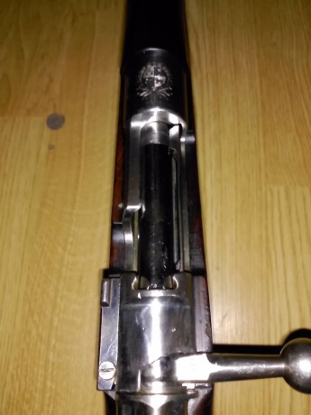 Se vende Mauser Uruguayo fabricado en Berlín en 1910.
Calibre 7X57.
De aceros esta muy bien.
La madera 10