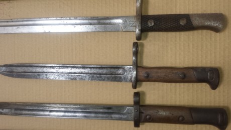 Vendo bayonetas de coleccion ... 

Precio 200 eur  ( las tres )

Un saludo 00